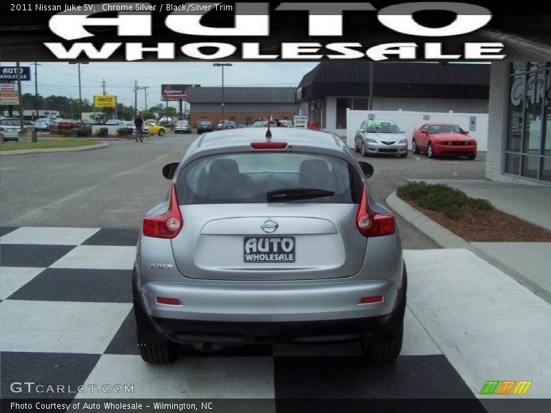 Chrome Silver / Black/Silver Trim 2011 Nissan Juke SV