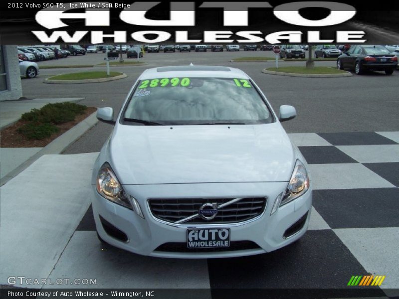 Ice White / Soft Beige 2012 Volvo S60 T5