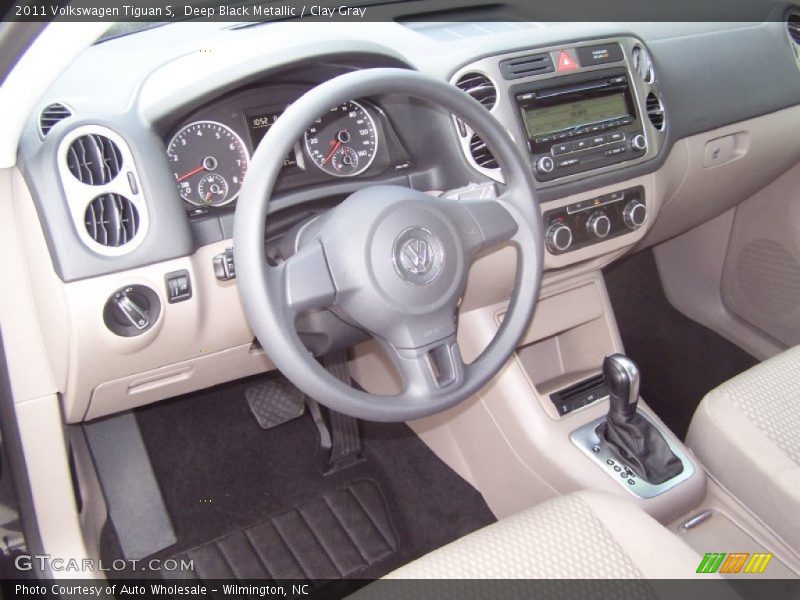 Deep Black Metallic / Clay Gray 2011 Volkswagen Tiguan S