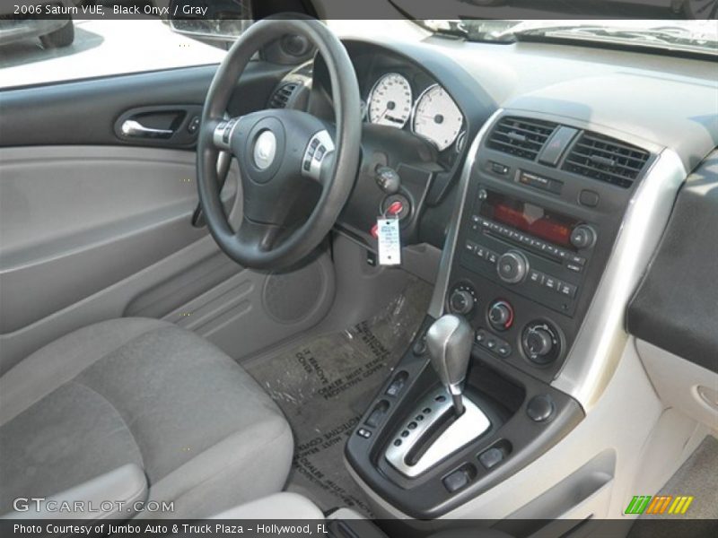 Black Onyx / Gray 2006 Saturn VUE