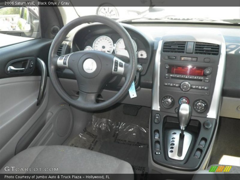 Black Onyx / Gray 2006 Saturn VUE