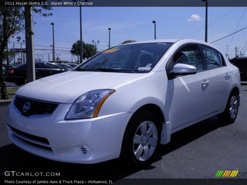 Aspen White / Charcoal 2011 Nissan Sentra 2.0