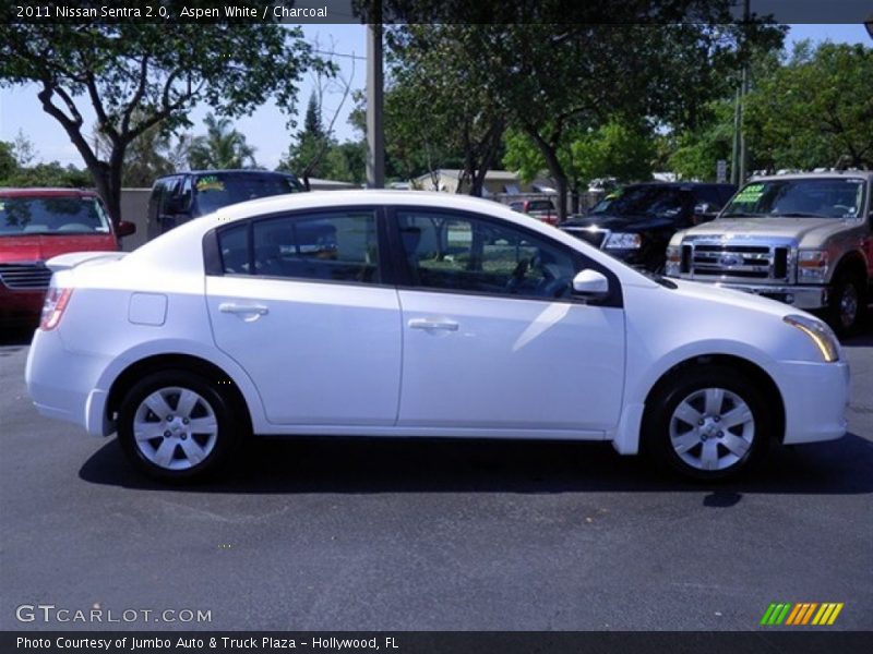 Aspen White / Charcoal 2011 Nissan Sentra 2.0