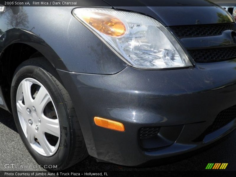 Flint Mica / Dark Charcoal 2006 Scion xA