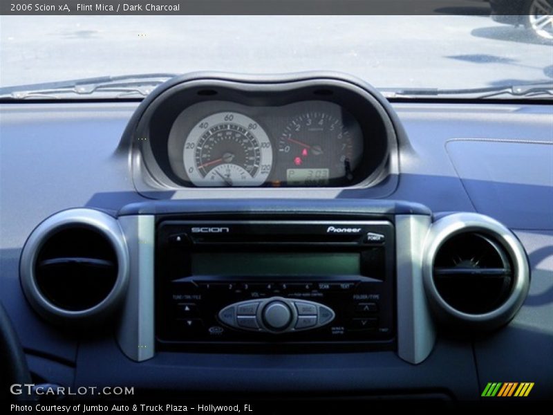 Flint Mica / Dark Charcoal 2006 Scion xA