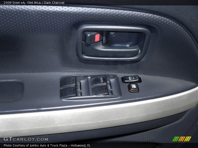 Flint Mica / Dark Charcoal 2006 Scion xA