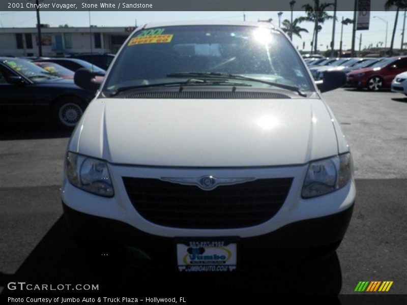 Stone White / Sandstone 2001 Chrysler Voyager