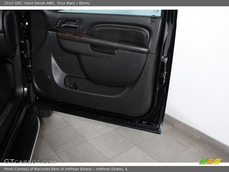 Onyx Black / Ebony 2010 GMC Yukon Denali AWD