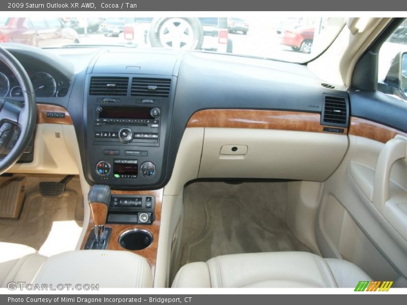 Cocoa / Tan 2009 Saturn Outlook XR AWD