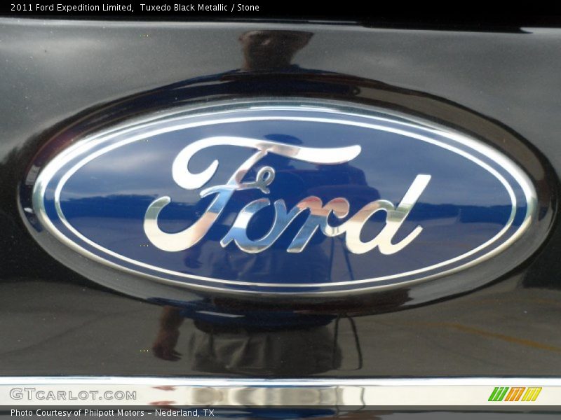 Tuxedo Black Metallic / Stone 2011 Ford Expedition Limited