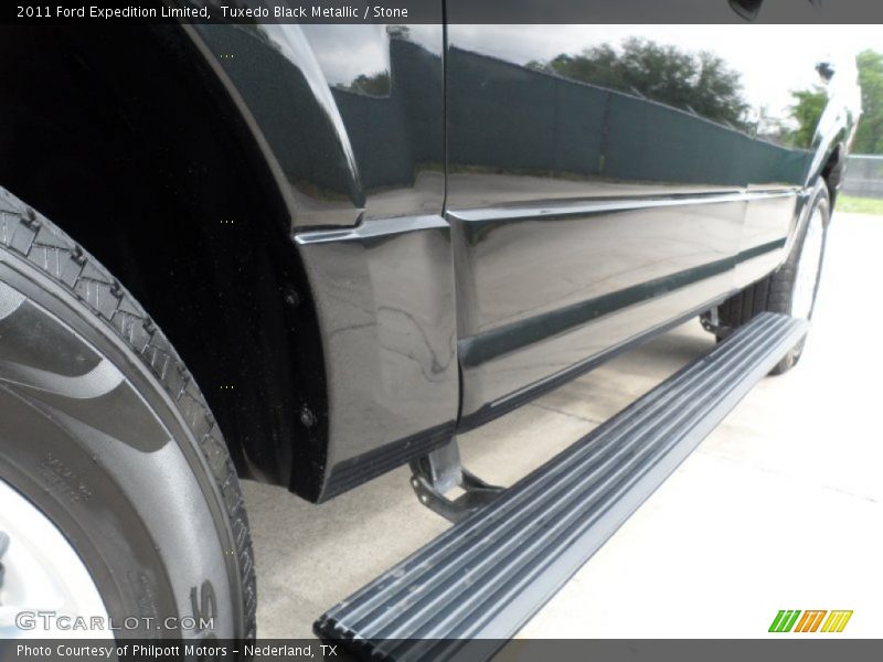 Tuxedo Black Metallic / Stone 2011 Ford Expedition Limited
