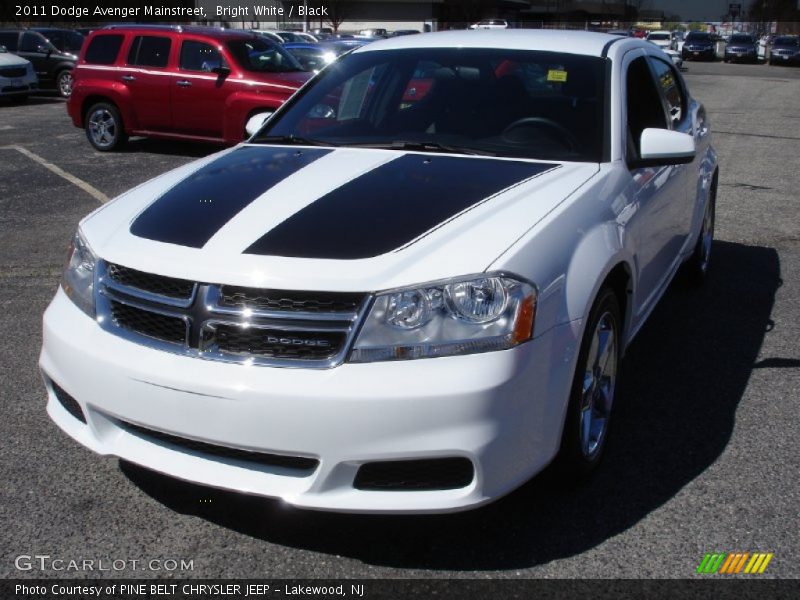 Bright White / Black 2011 Dodge Avenger Mainstreet