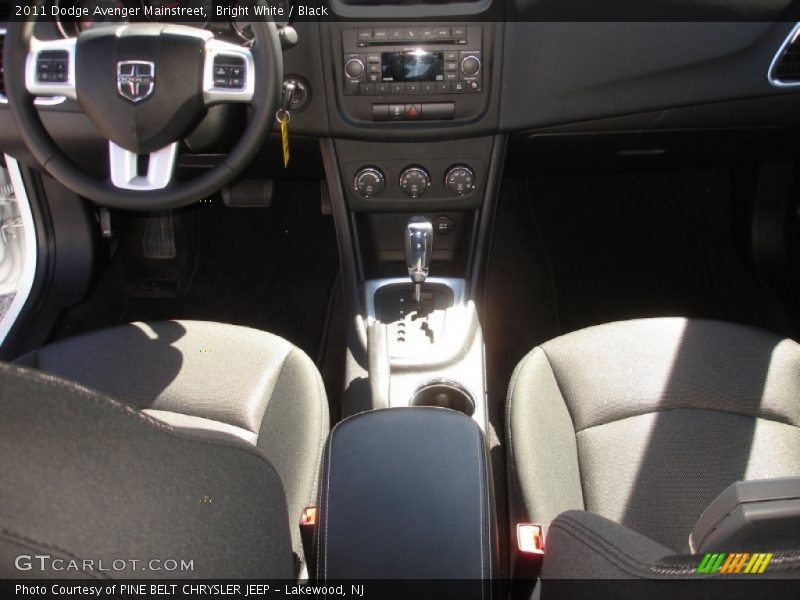 Bright White / Black 2011 Dodge Avenger Mainstreet