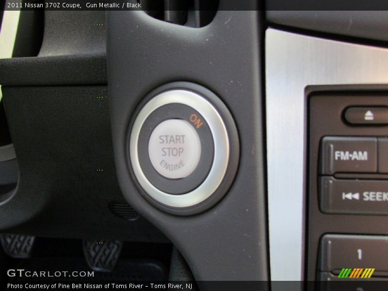 Gun Metallic / Black 2011 Nissan 370Z Coupe