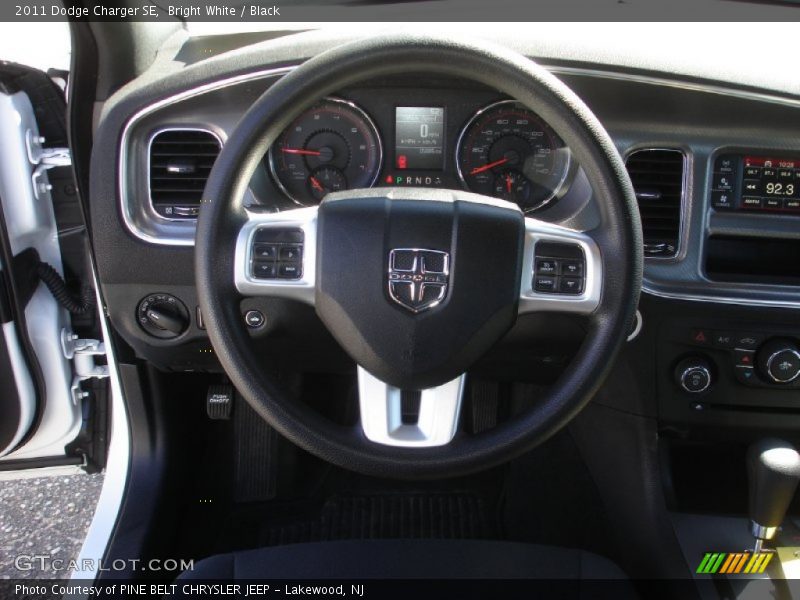 Bright White / Black 2011 Dodge Charger SE