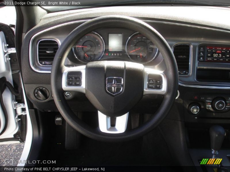 Bright White / Black 2011 Dodge Charger SE