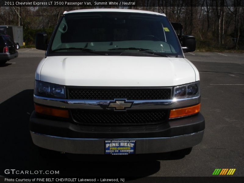 Summit White / Neutral 2011 Chevrolet Express LT 3500 Passenger Van