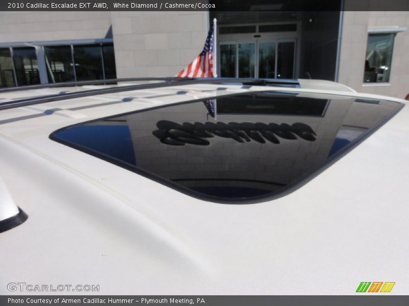 White Diamond / Cashmere/Cocoa 2010 Cadillac Escalade EXT AWD
