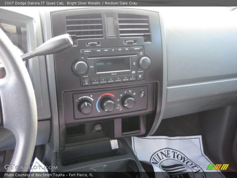 Bright Silver Metallic / Medium Slate Gray 2007 Dodge Dakota ST Quad Cab
