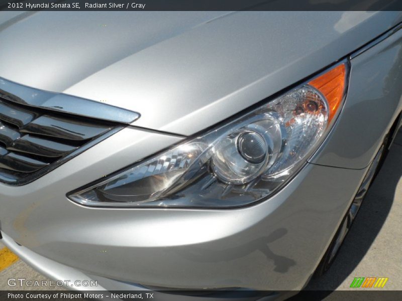 Radiant Silver / Gray 2012 Hyundai Sonata SE