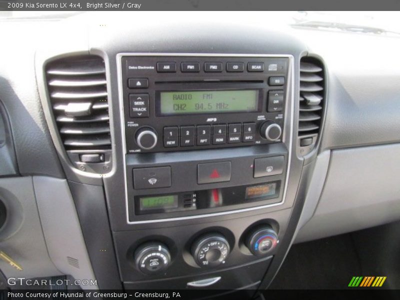 Bright Silver / Gray 2009 Kia Sorento LX 4x4