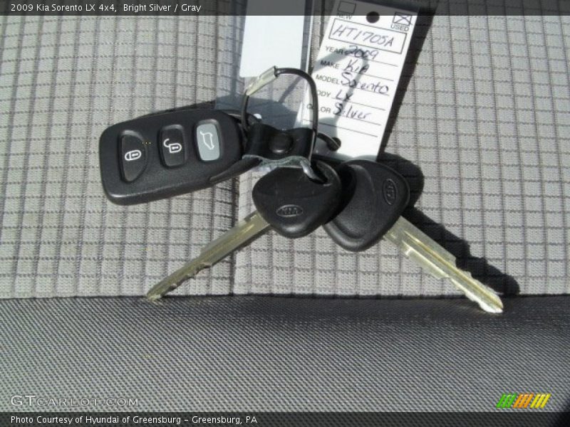 Bright Silver / Gray 2009 Kia Sorento LX 4x4