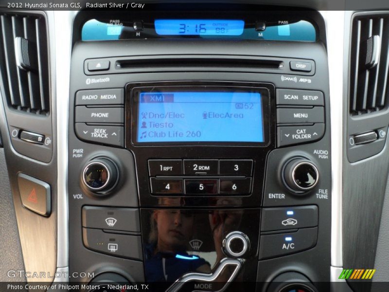 Radiant Silver / Gray 2012 Hyundai Sonata GLS