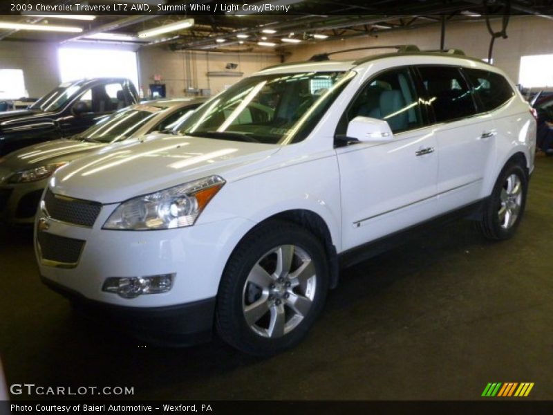 Summit White / Light Gray/Ebony 2009 Chevrolet Traverse LTZ AWD