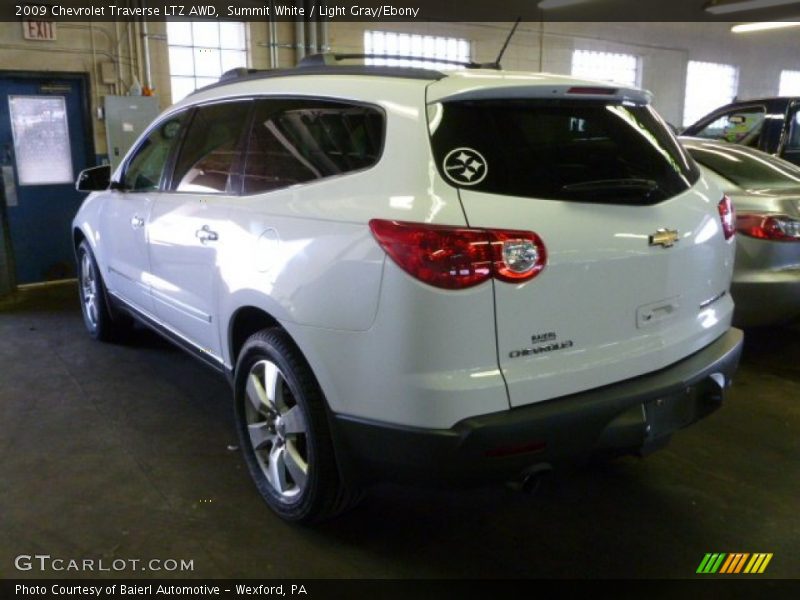 Summit White / Light Gray/Ebony 2009 Chevrolet Traverse LTZ AWD