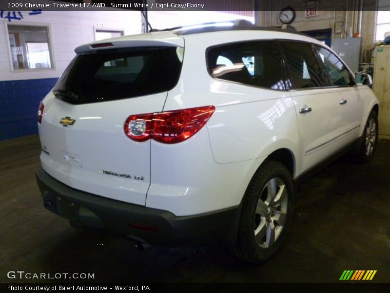 Summit White / Light Gray/Ebony 2009 Chevrolet Traverse LTZ AWD