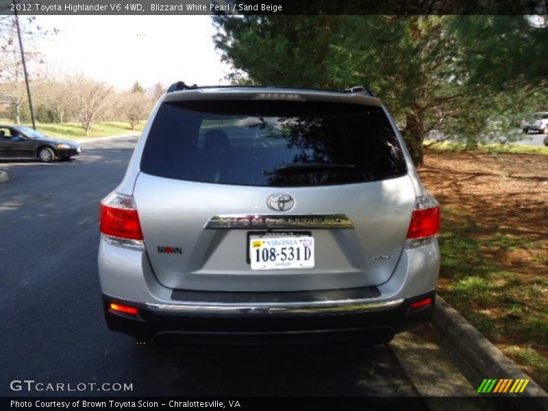 Blizzard White Pearl / Sand Beige 2012 Toyota Highlander V6 4WD
