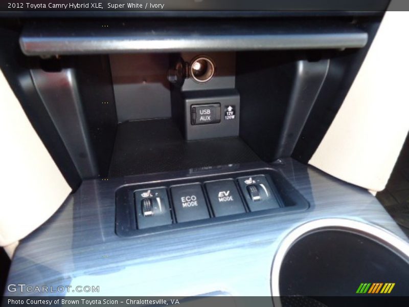 Super White / Ivory 2012 Toyota Camry Hybrid XLE