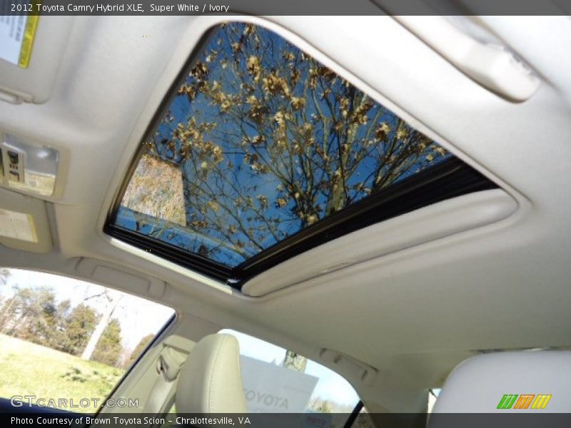 Super White / Ivory 2012 Toyota Camry Hybrid XLE