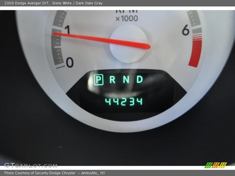 Stone White / Dark Slate Gray 2009 Dodge Avenger SXT