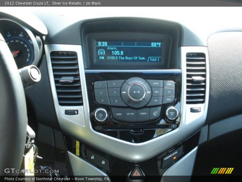 Silver Ice Metallic / Jet Black 2012 Chevrolet Cruze LT