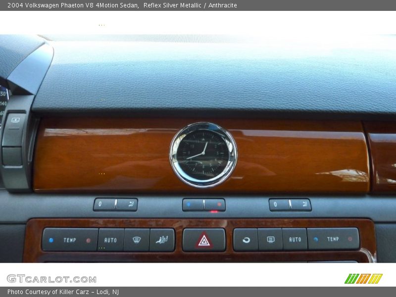 Reflex Silver Metallic / Anthracite 2004 Volkswagen Phaeton V8 4Motion Sedan