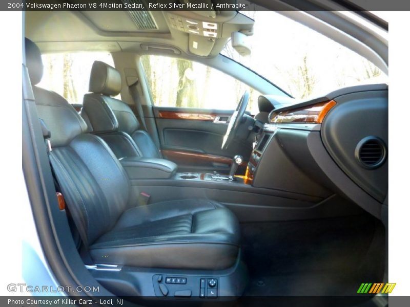 Reflex Silver Metallic / Anthracite 2004 Volkswagen Phaeton V8 4Motion Sedan
