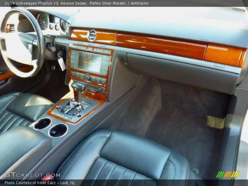 Reflex Silver Metallic / Anthracite 2004 Volkswagen Phaeton V8 4Motion Sedan
