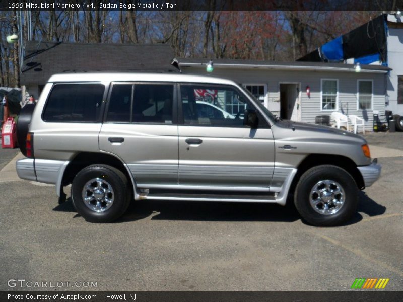 Sudan Beige Metallic / Tan 1999 Mitsubishi Montero 4x4