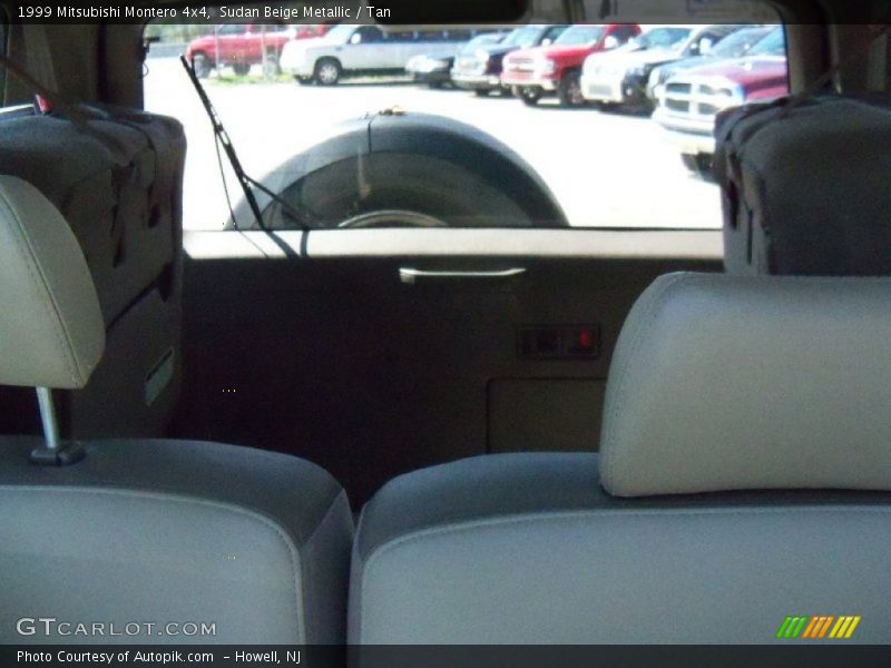 Sudan Beige Metallic / Tan 1999 Mitsubishi Montero 4x4