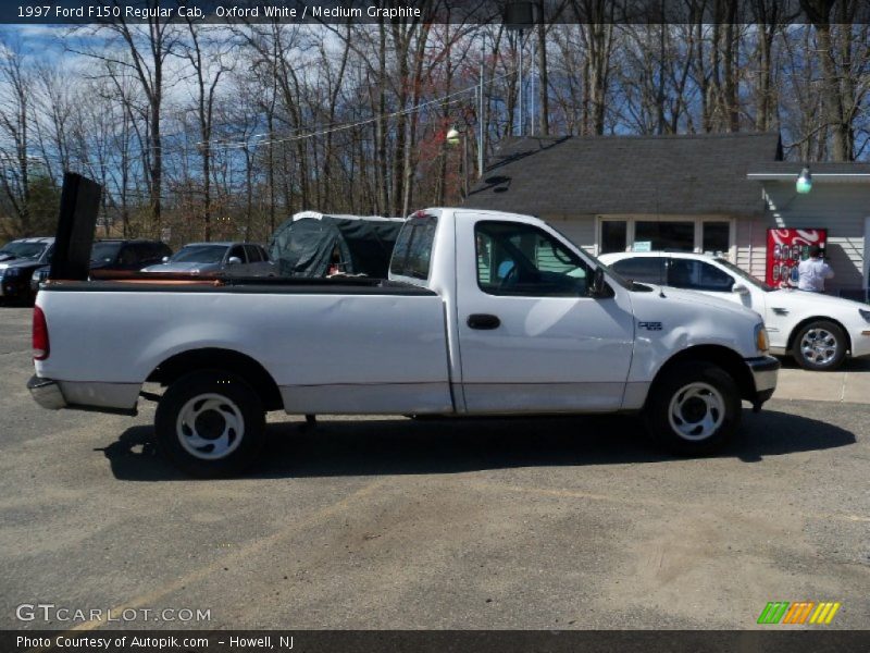 Oxford White / Medium Graphite 1997 Ford F150 Regular Cab