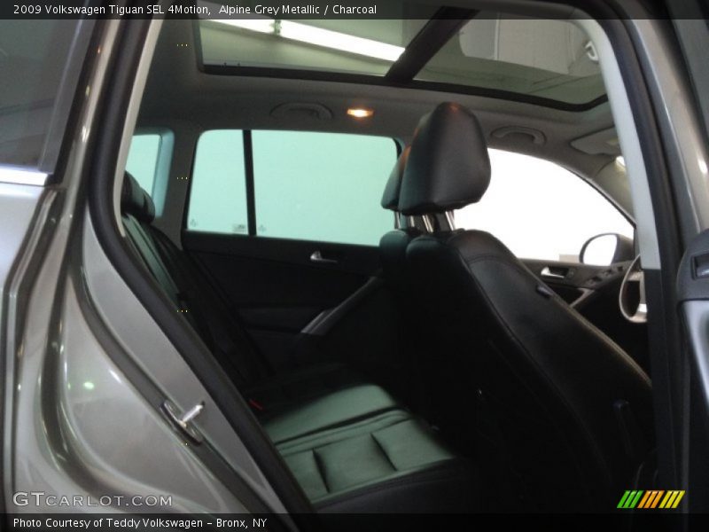 Alpine Grey Metallic / Charcoal 2009 Volkswagen Tiguan SEL 4Motion
