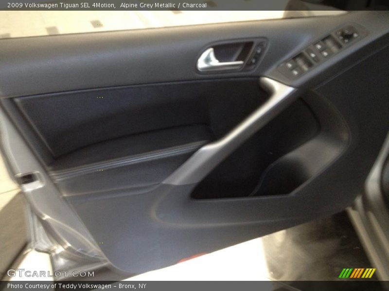 Alpine Grey Metallic / Charcoal 2009 Volkswagen Tiguan SEL 4Motion
