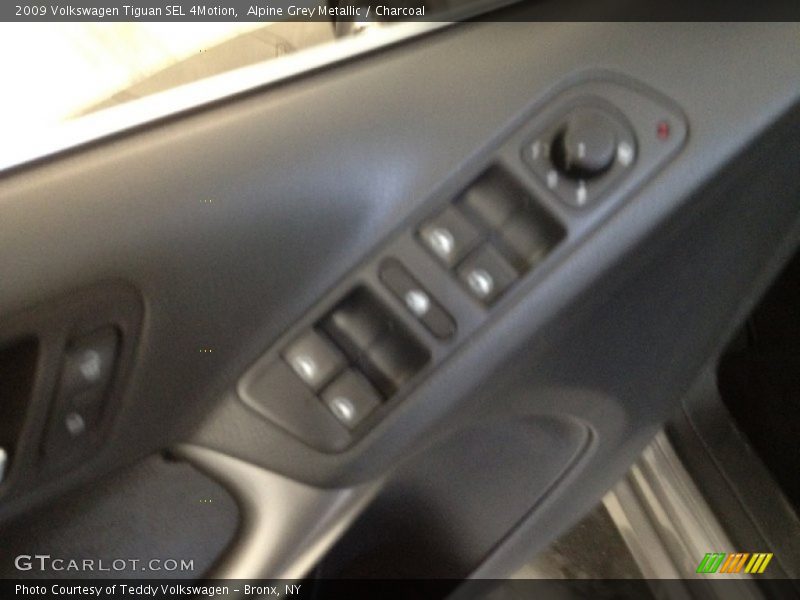 Alpine Grey Metallic / Charcoal 2009 Volkswagen Tiguan SEL 4Motion
