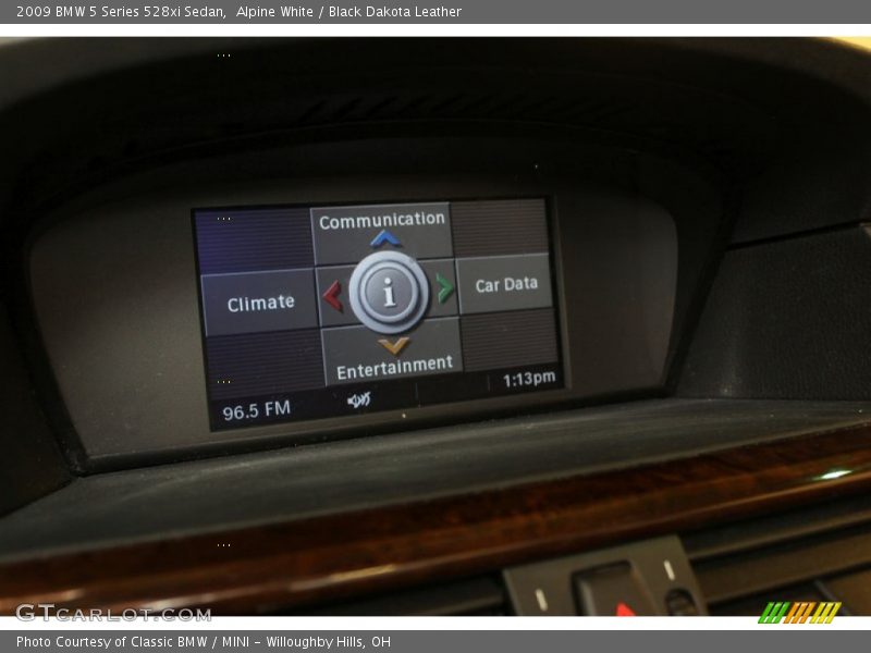 Alpine White / Black Dakota Leather 2009 BMW 5 Series 528xi Sedan