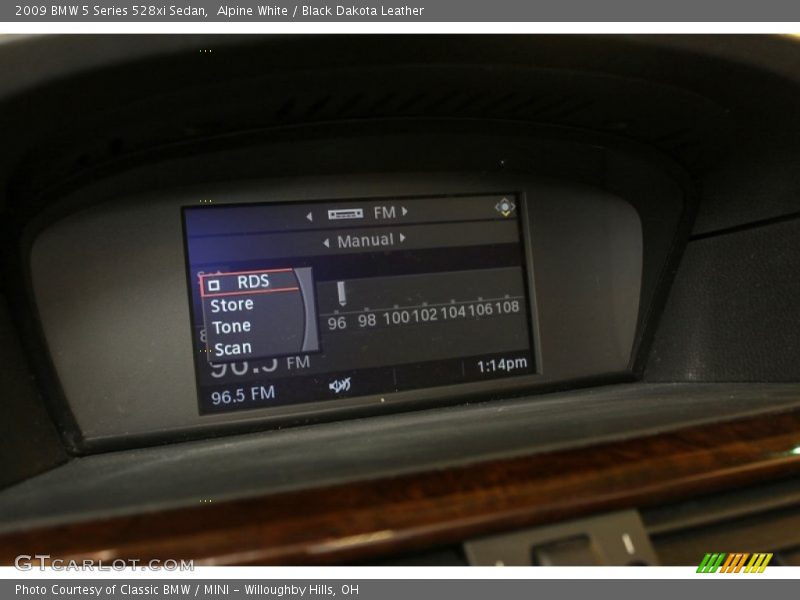 Alpine White / Black Dakota Leather 2009 BMW 5 Series 528xi Sedan