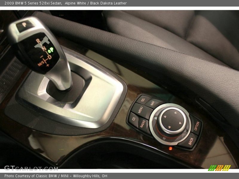 Alpine White / Black Dakota Leather 2009 BMW 5 Series 528xi Sedan