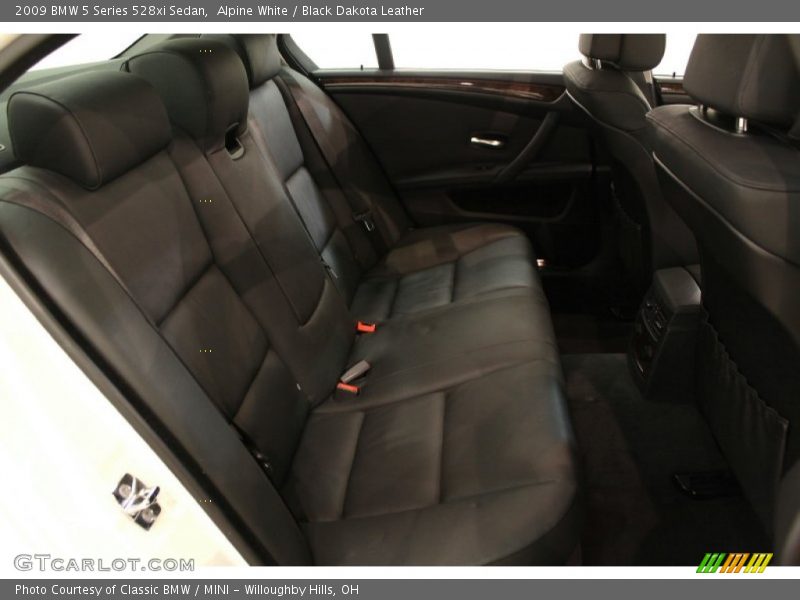 Alpine White / Black Dakota Leather 2009 BMW 5 Series 528xi Sedan