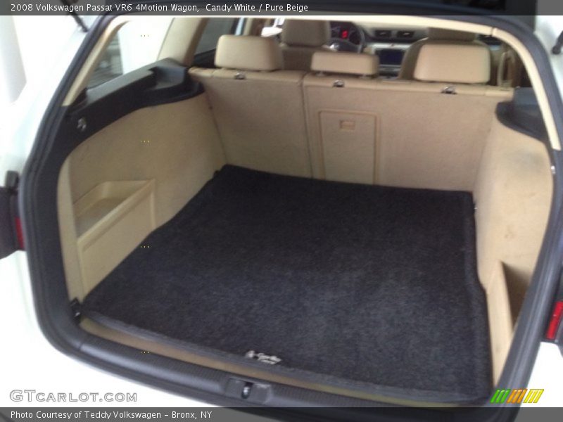  2008 Passat VR6 4Motion Wagon Trunk