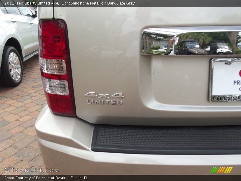 Light Sandstone Metallic / Dark Slate Gray 2011 Jeep Liberty Limited 4x4